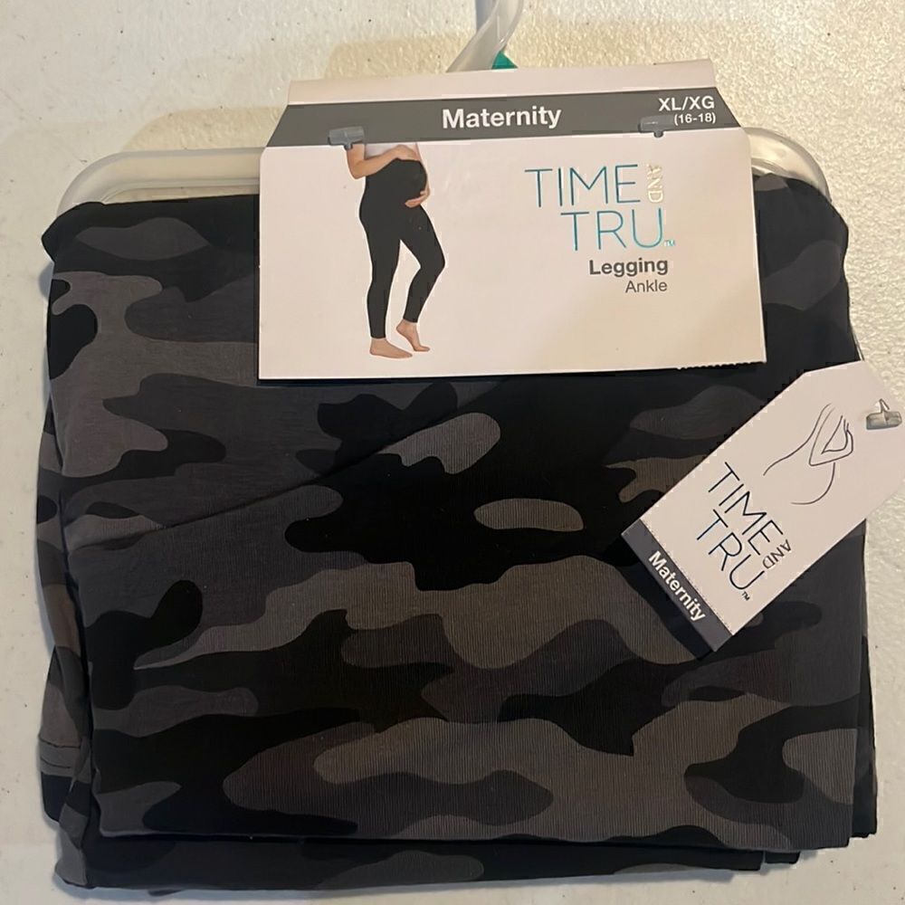 Time and Tru Black Camouflage Ankle Legging Maternity XL